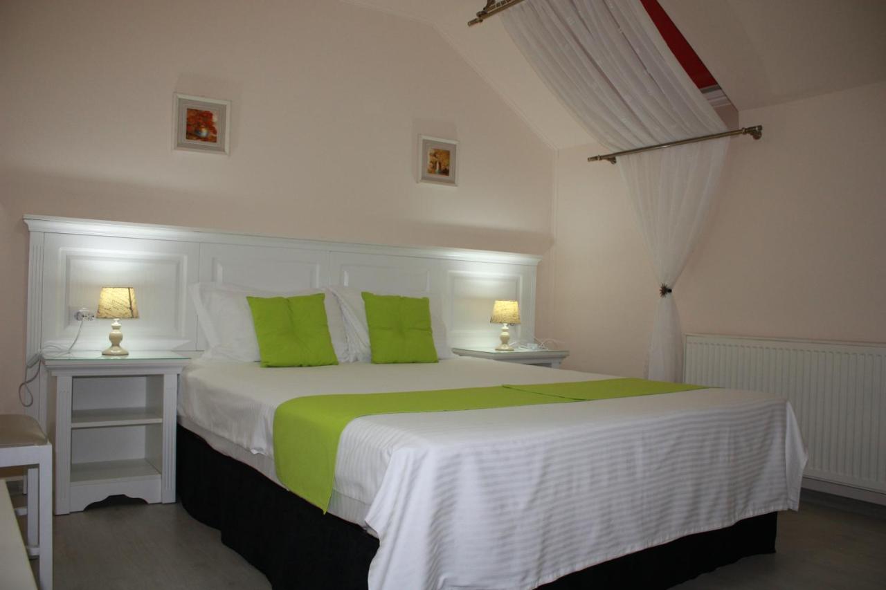 Hotel Silva House Deva Esterno foto