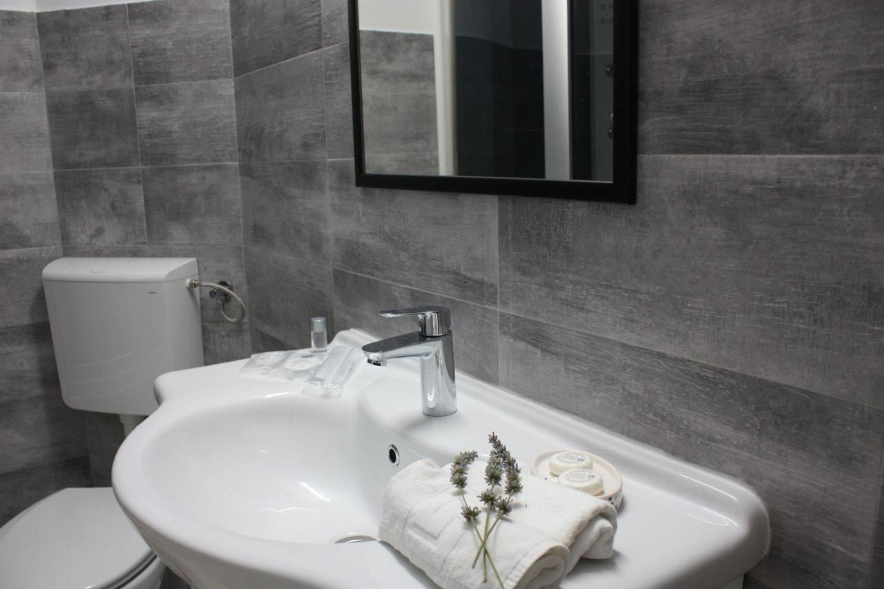 Hotel Silva House Deva Esterno foto