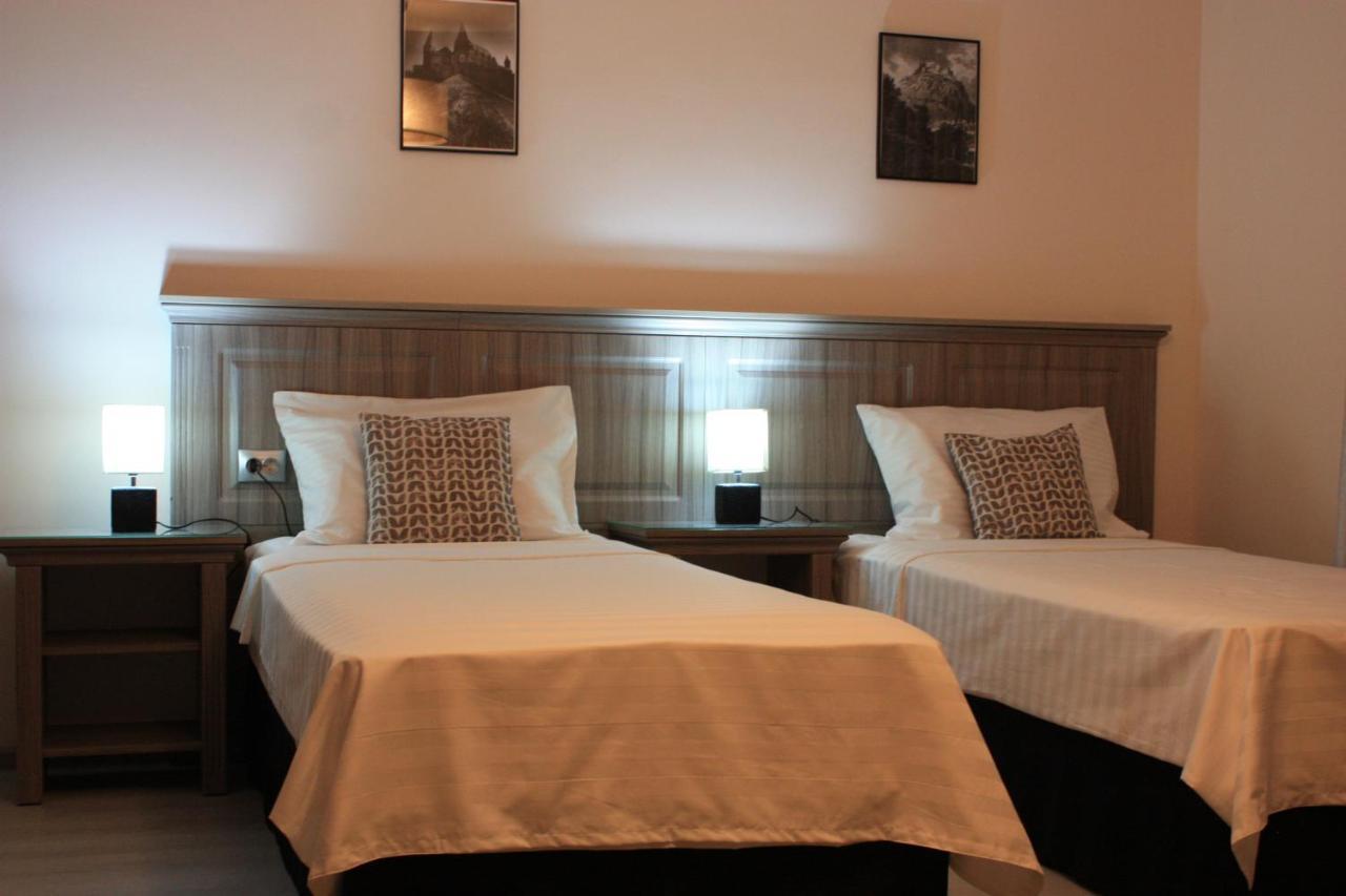 Hotel Silva House Deva Esterno foto