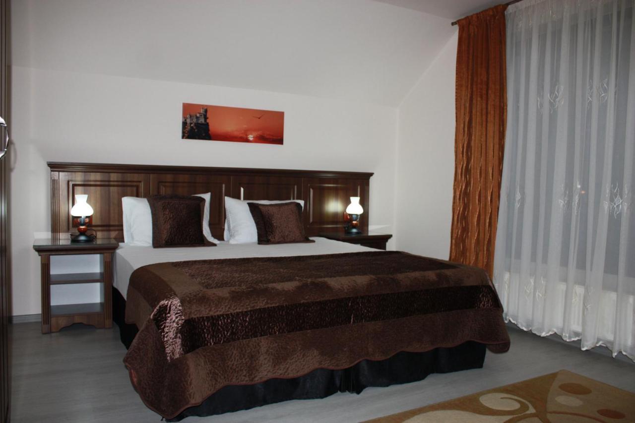 Hotel Silva House Deva Esterno foto