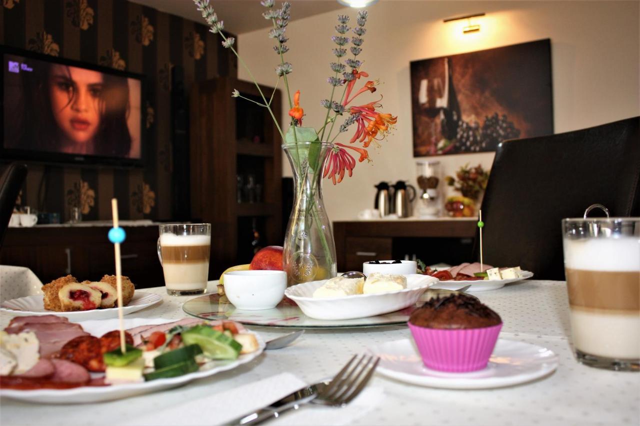 Hotel Silva House Deva Esterno foto